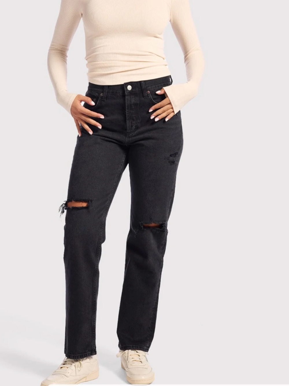 nuuds Women’s The Straight Classic Jeans Sz 32 Color Jett The Curvy Distressed